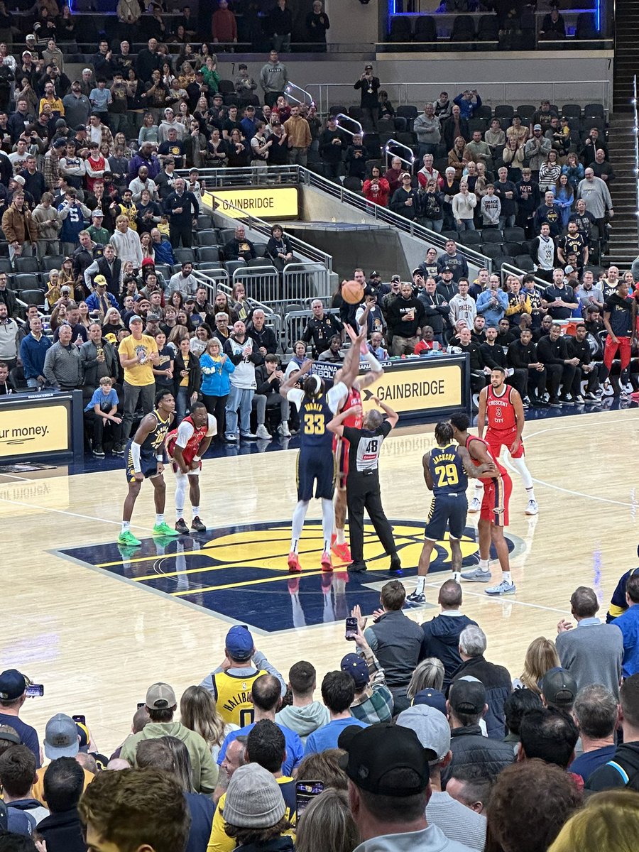 jcecil2's tweet photo. Thanks @deedub75 for the tickets! https://t.co/KV8OVecH79