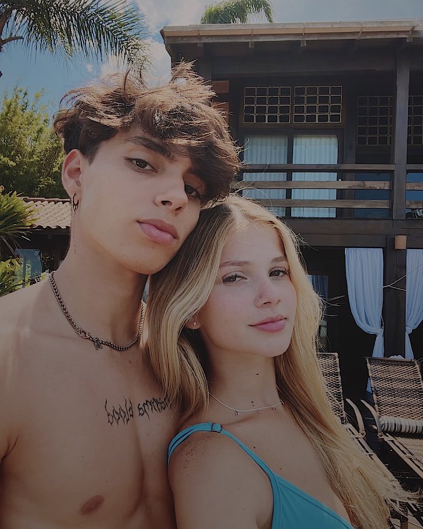 HUM03CEL's tweet image. felız αnıversάrıo, meu αmor! você é mınhα pessoα fαvorıtα, entre todαs, e o αcαso mαıs lındo que ocorreu nα mınhα vıdα. eu te αmo e te vıvo! ❤️‍🩹.