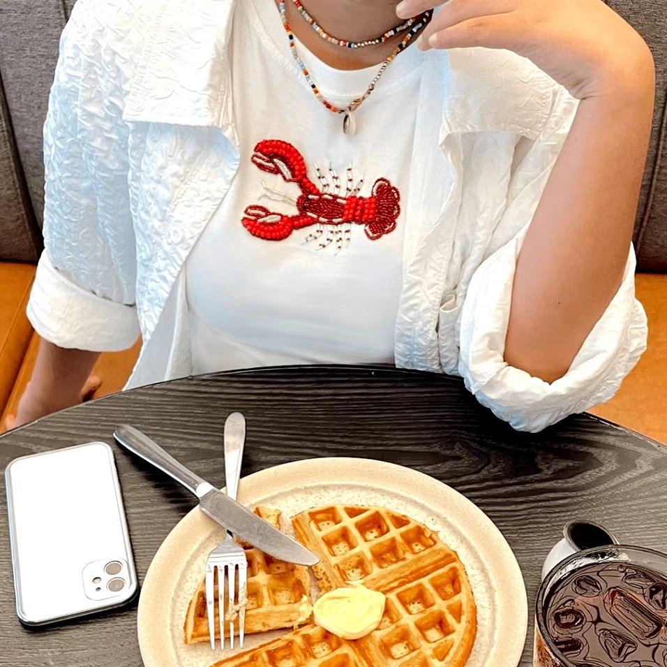 mau spill baby tee yang ada beads super lucu dan 100% handmade 😍🫧 bahannya premium dan warna putihnya ga nerawang ygy, detail beadsnya juga cantik banget, di jamin ga pasaran! 🦞🐠