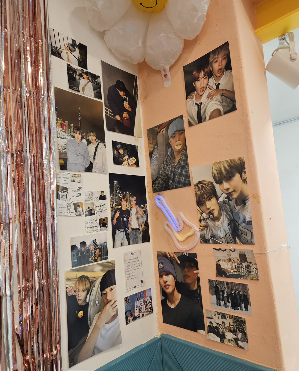 golanuiwriize's tweet photo. 소희와 타로 우리 로또즈로 예쁘게 꾸며져있던
생카 🫶🫶🫶🫶 럭드 못한게 너무 아수워요
하지만 전프레가 너무너무 예뻤당,,,,,,,,,
열어주셔서 감사합니다🧡🧡🧡

📍캔디로그

#소희의_밴드부
#252band #252밴드
#타로의_댄스동아리
#우동쇼_우리동아리에쇼타로있다 https://t.co/7n1qzDkdIm