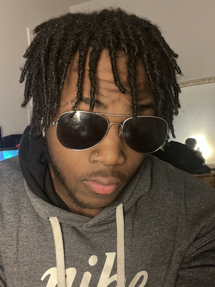 Kvoid tweet media