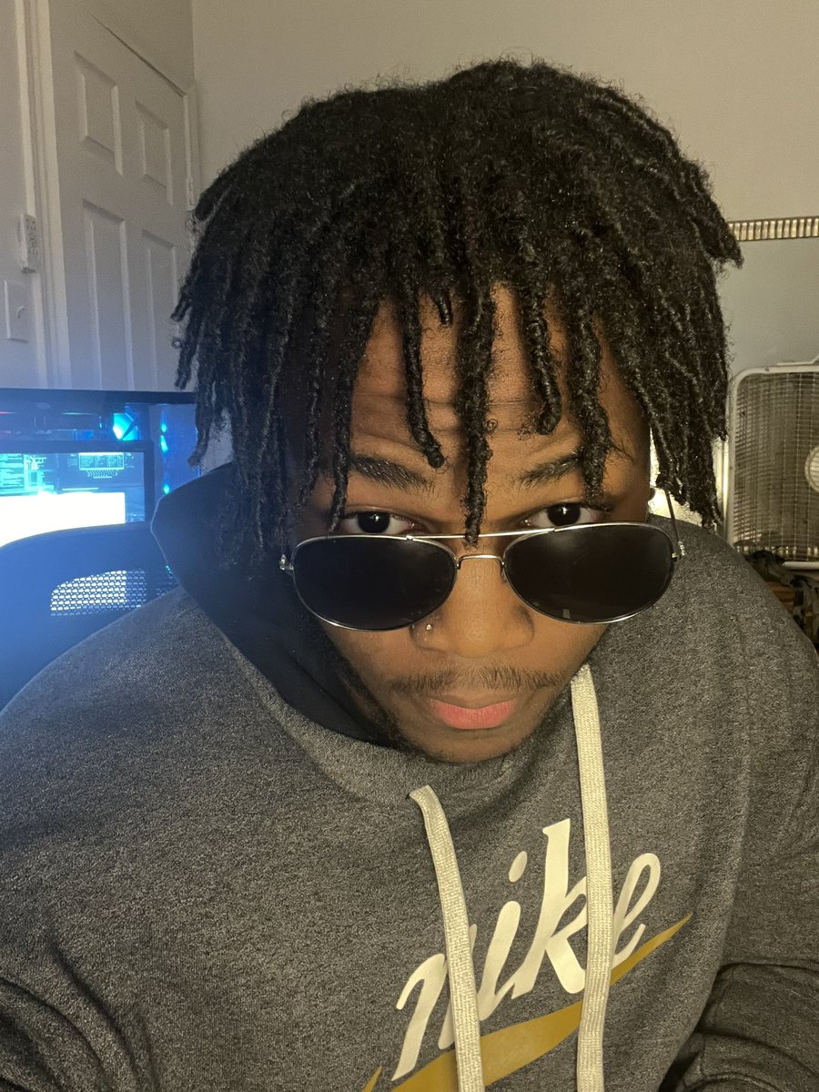 Kvoid tweet media