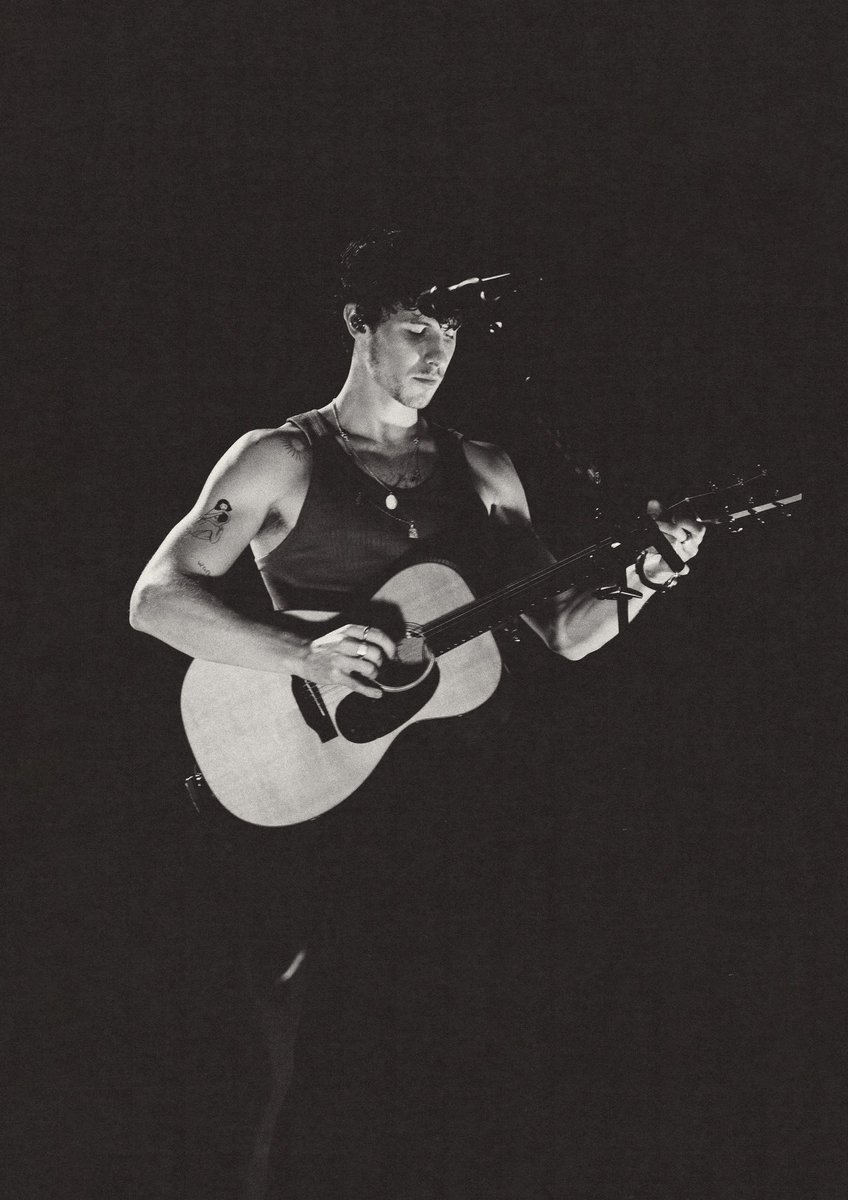 TMUOnTour's tweet photo. Shawn Mendes has left the stage in Toronto and, with that, the "For Friends and Family Only" tour has ended.

— With 9 sold out shows, it marked Shawn's return to the stage by performing in intimate venues around the world. https://t.co/Wj9zRYZYXN