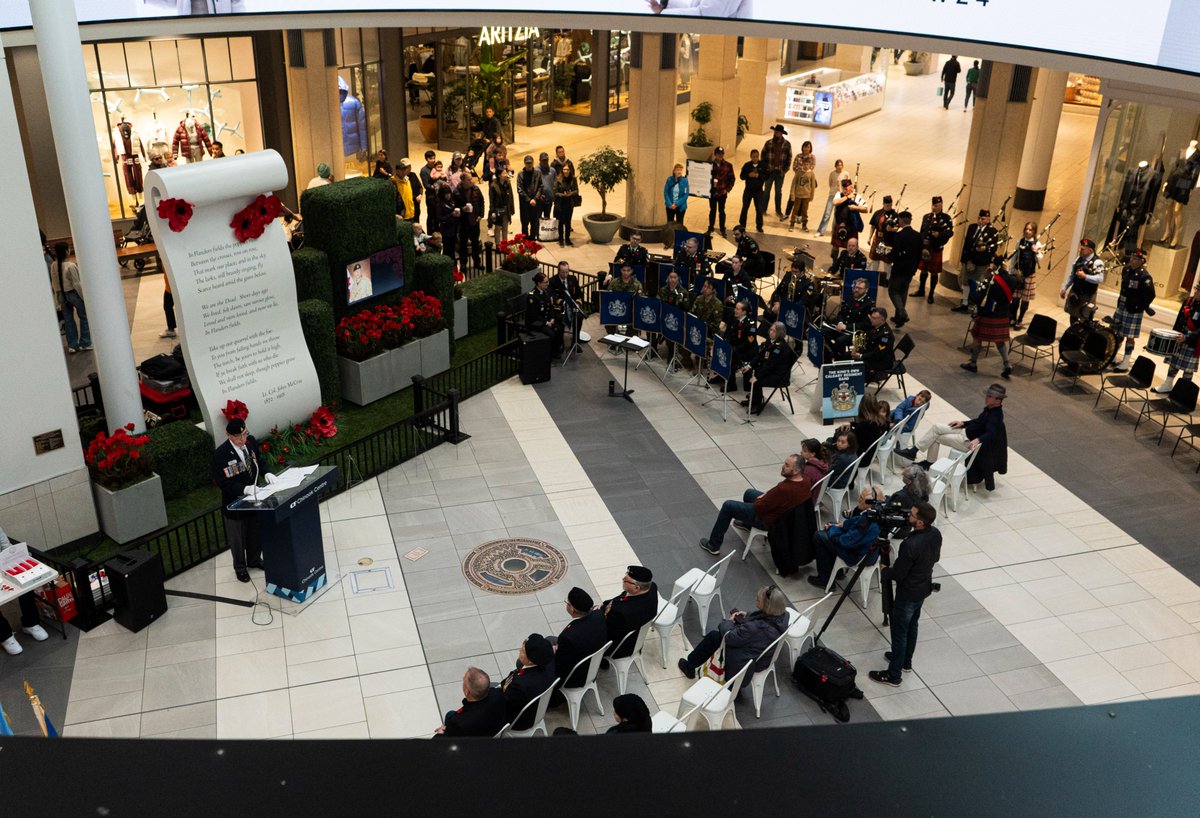 KingsOwnYYC's tweet photo. On October 26, 2024, the King's Own Calgary Regiment Band took part in the Poppy Parade at Chinook Mall, marking the beginning of the @RoyalCdnLegion's #NationalPoppyCampaign. 🌺

📸 Cpl Khan

#LestWeForget #militarymusic #militarymusicians #canada  #army #yyc #armyband #music https://t.co/aycgAVHE3b