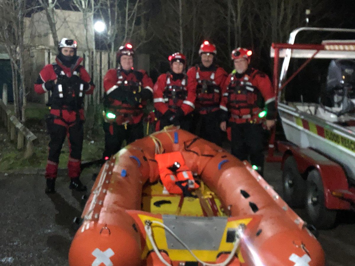 adeymayhew_'s tweet image. This team has been working their socks off is off tonight . Wading and paddling in #flood water checking on residents and ensuring people have evacuated with their care. @SWLifeguards @SLSCornFloodRes @bbcmtd @BBCCornwall  Billing