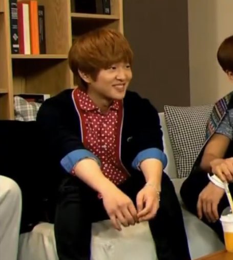 His hyung and leader, Onew copied his stylish and cute spotted shirt.