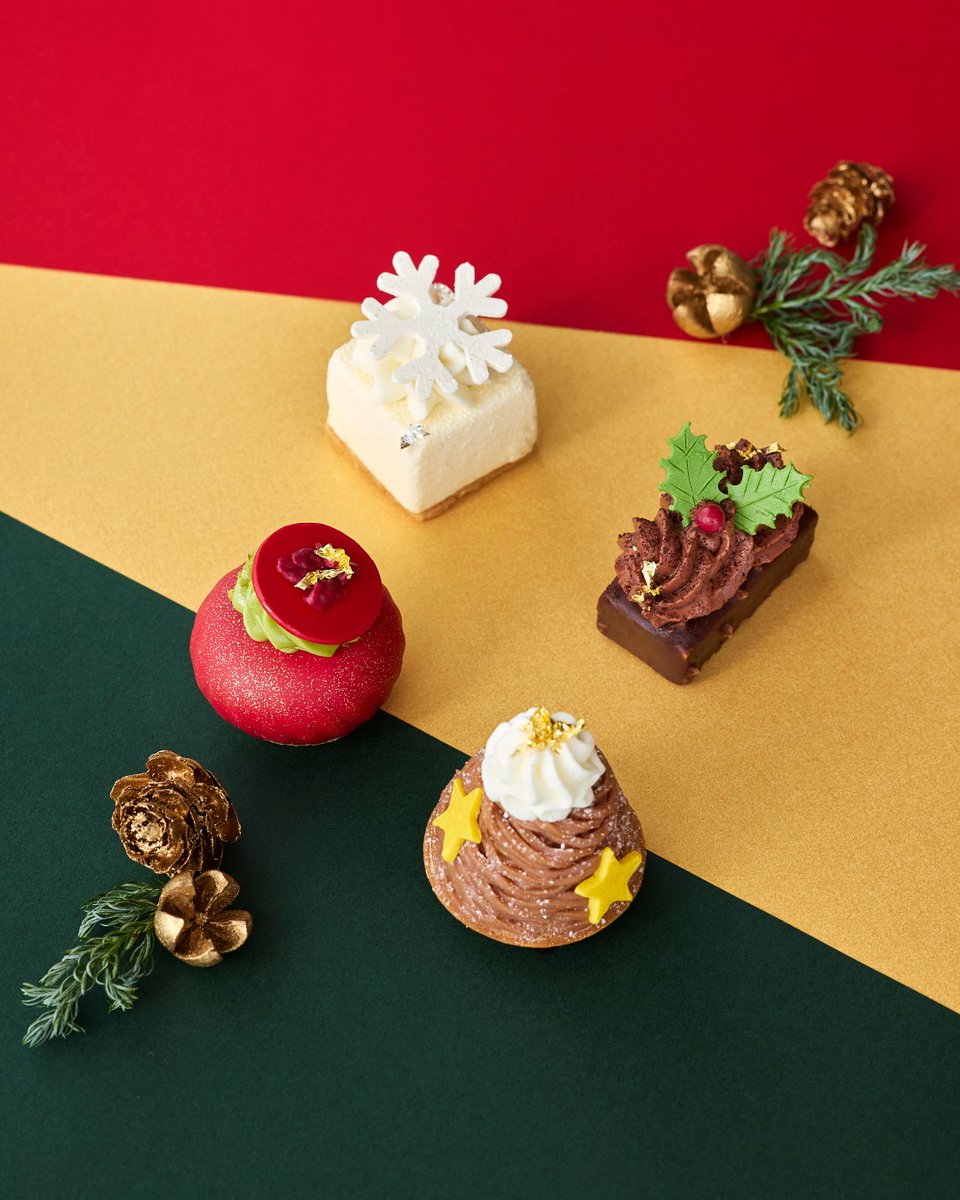 FSTokyo's tweet image. クリスマスをモチーフにした可憐で可愛らしいスイーツが並ぶ「フェスティブ アフタヌーンティー」が12月1日（日）よりスタート🎅 イギリス伝統のスイーツパイ、ミンスパイと共にお愉しみください！🎄 

03-5222-5880 またはオンラインbit.ly/46fmHpt

#クリスマス#アフタヌーンティー