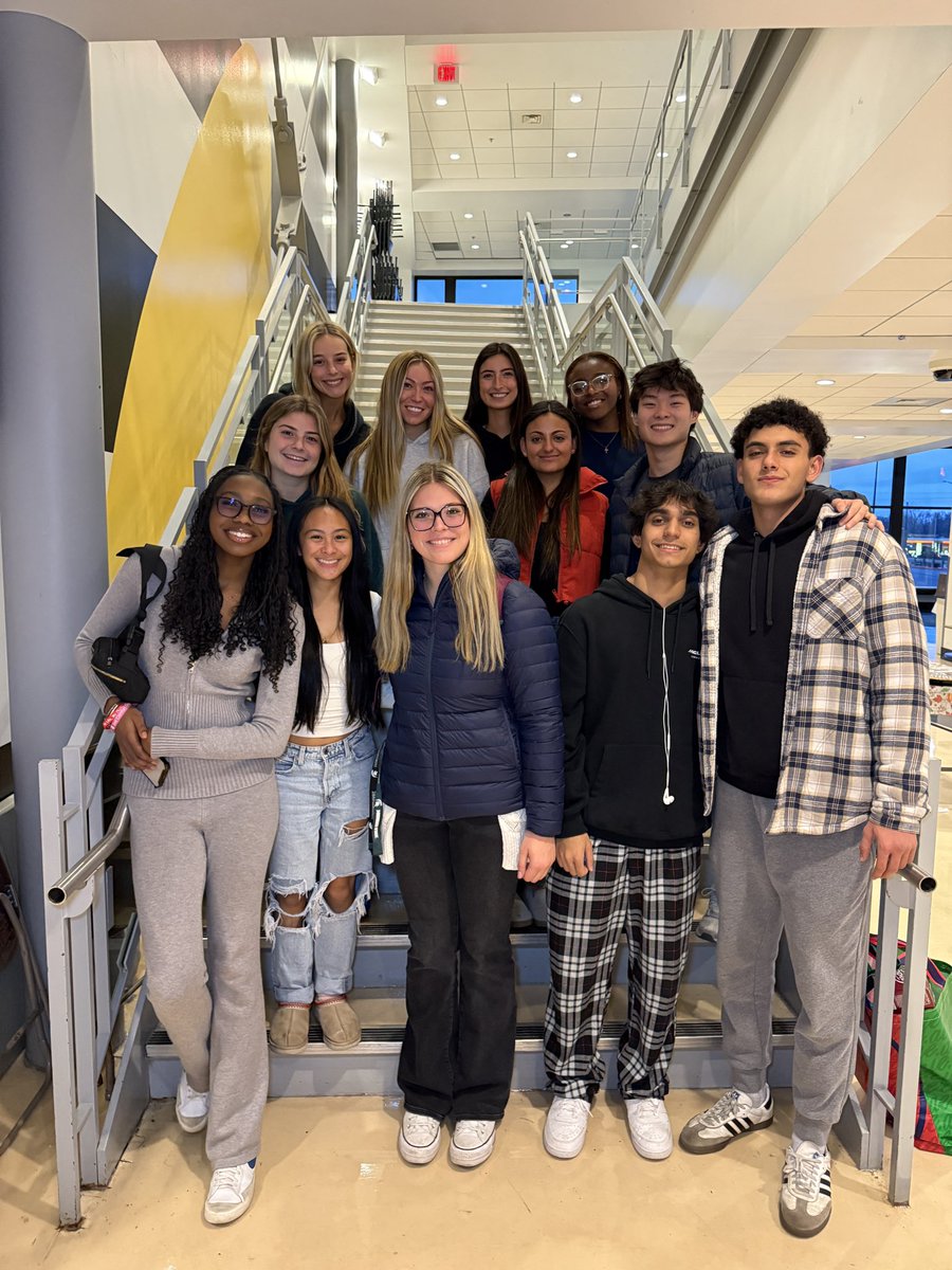 FanZgiving Dinner 🦃🍁🍽️

#IT25AGLESZN 🦅