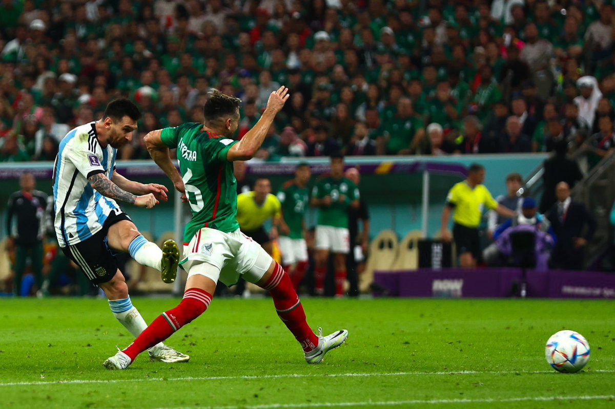 ركلها وكأنها سهم مصير
اخترقت اليأس لتعيد الأمل