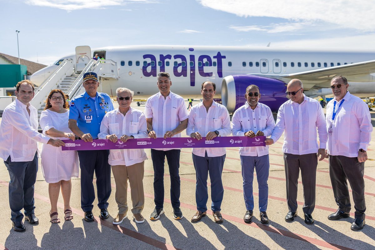 Que orgullo tener ⁦@AraJetAirlines⁩ en el ⁦<a href="/PUJAirport/">Punta Cana Airport (PUJ)</a>⁩. Gracias ⁦<a href="/Vicmpacheco/">Victor M. Pacheco Mendez</a>⁩ por confiar en nosotros al abrir su nuevo hub de Puntacana.