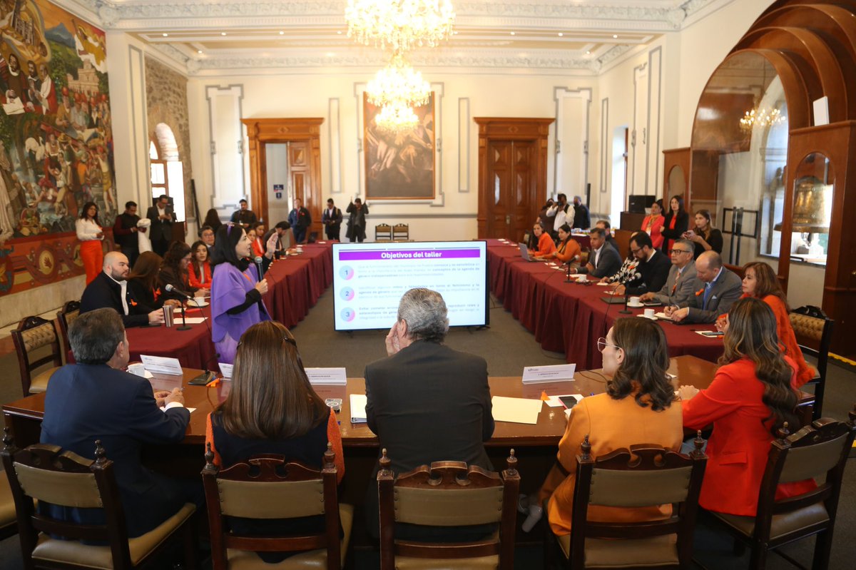 ZairaGlez6's tweet photo. 🎗️ En el Día Internacional de la Eliminación de la Violencia contra las Mujeres la #SISG organizó el taller sobre Transversalización de la Perspectiva de Género, impartido por @anavasquezc  dirigido al Gabinete Municipal 

@PueblaMujeres se suma a los #16DíasDeActivismo https://t.co/aslPgs0fJN