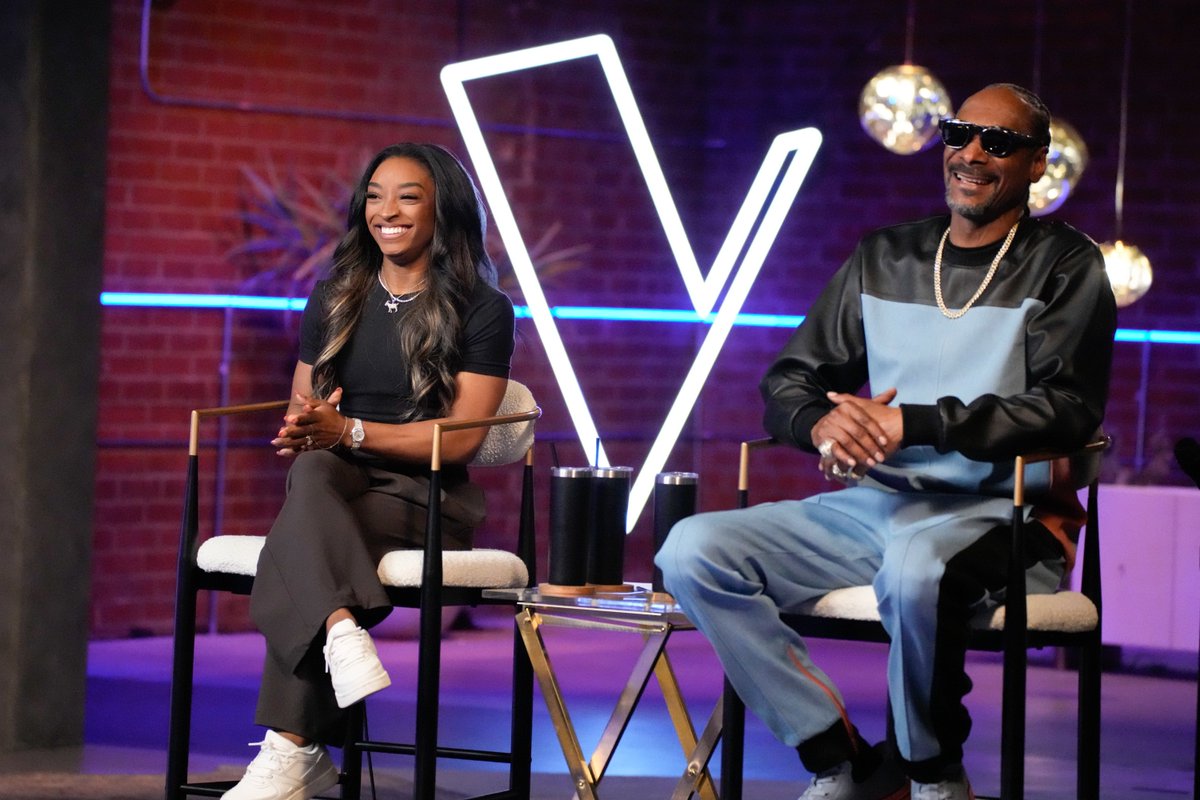 SnoopDogg's tweet photo. My advisor today🎵🤷🏿‍♂️👊🏿🎤🎶 @Simone_Biles watch us tonite!! @NBCTheVoice https://t.co/F6gk3UGnj6