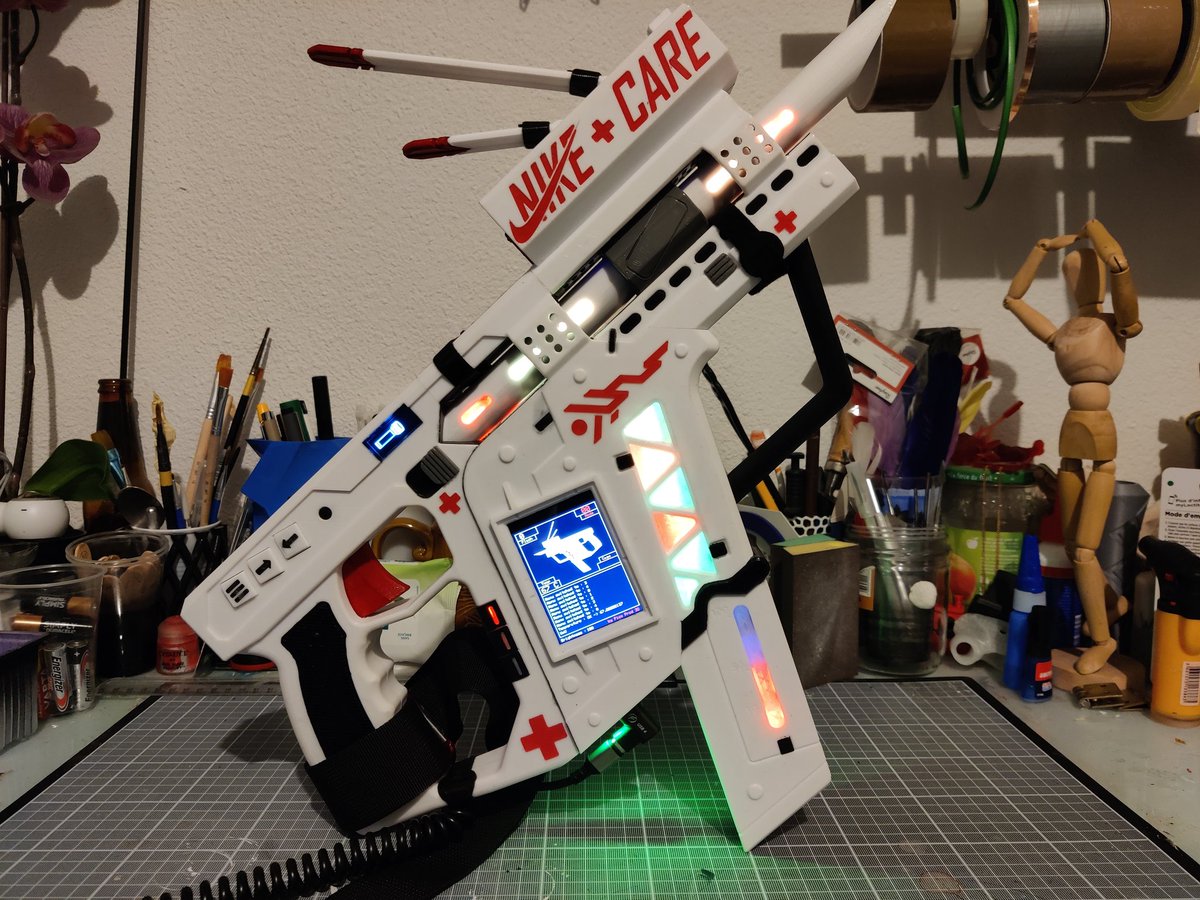 PicoProd3D's tweet image. Hello again here !! 
I finally finished my new #3Dprinting #cosplay #props 😭 I'm so proud 
Thanks my friend @_Thunder30 for your lights integration!! 
#cyberpunk