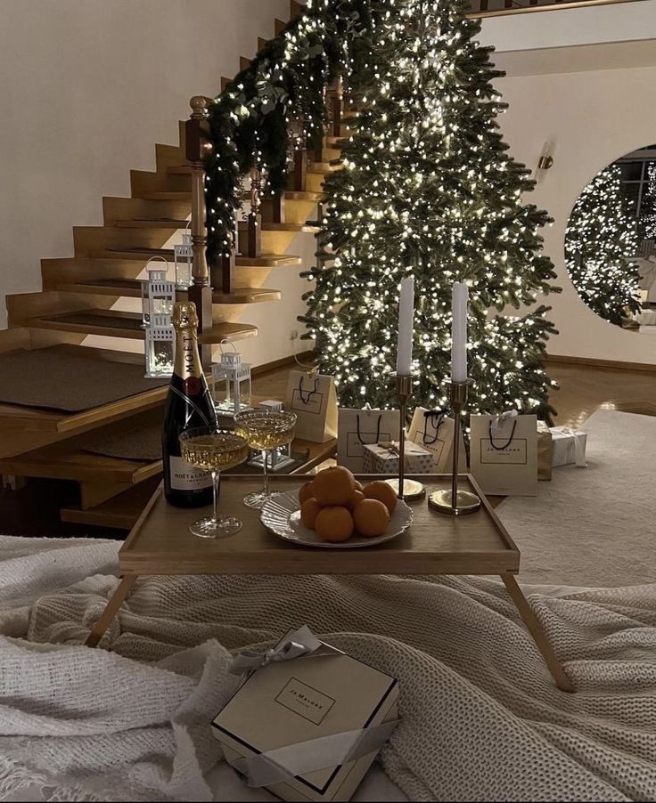 ohnosheknows's tweet photo. twinkling lights and cozy nights https://t.co/htD6DOBQDf