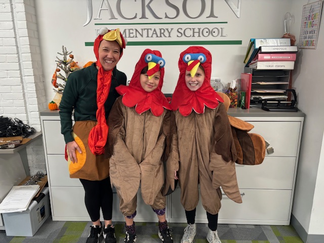 It was a great day to dress up like a turkey at Jackson today! 🦃