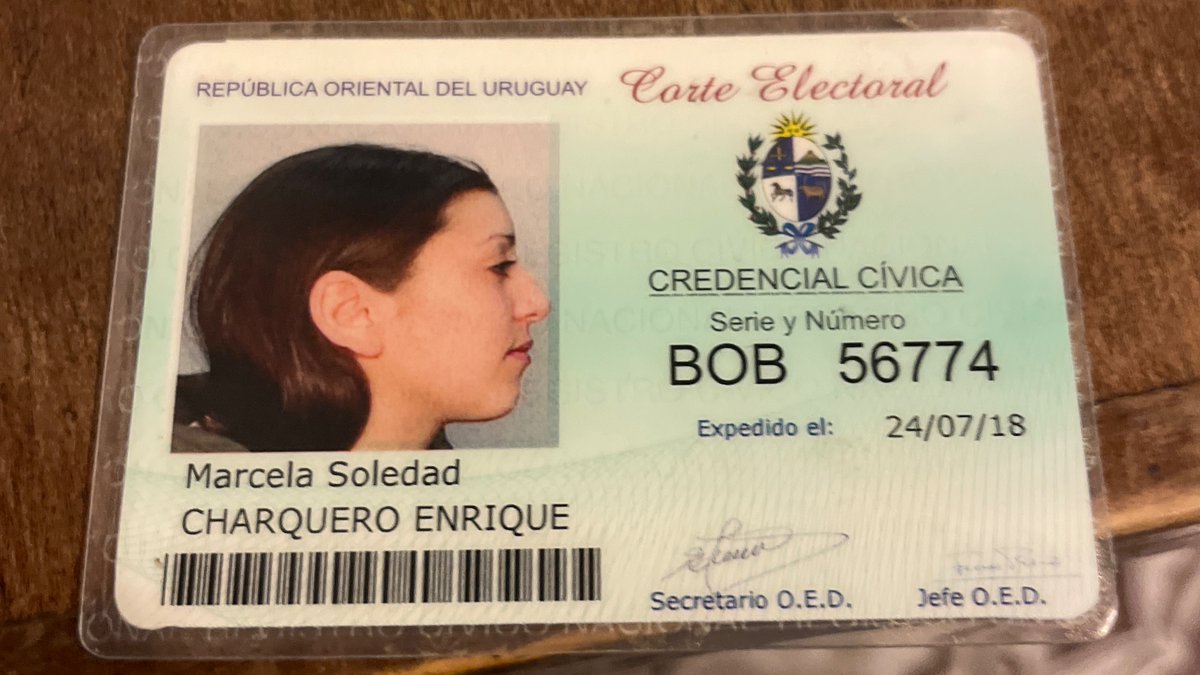 tade731612's tweet photo. Credencial perdida ayer en la rambla de Montevideo. Se agradece difusión! https://t.co/rbM52Xstv2