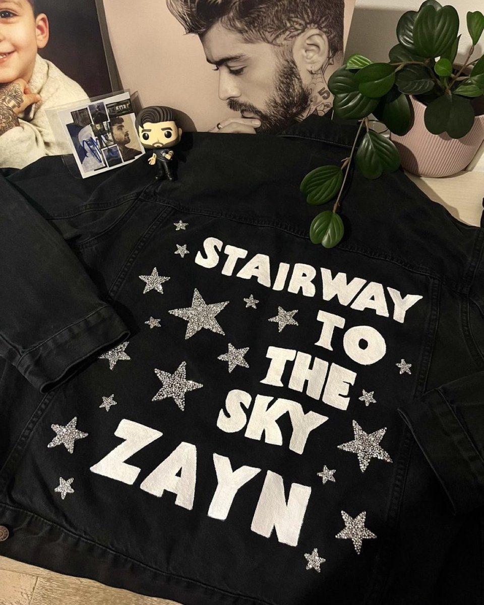 inZAYN's tweet photo. some of our favorite fitz for night one and night two of the #ZaynSTTSTour! don’t forget to tag us in your posts to be featured 📸 https://t.co/8lPWfvplBF