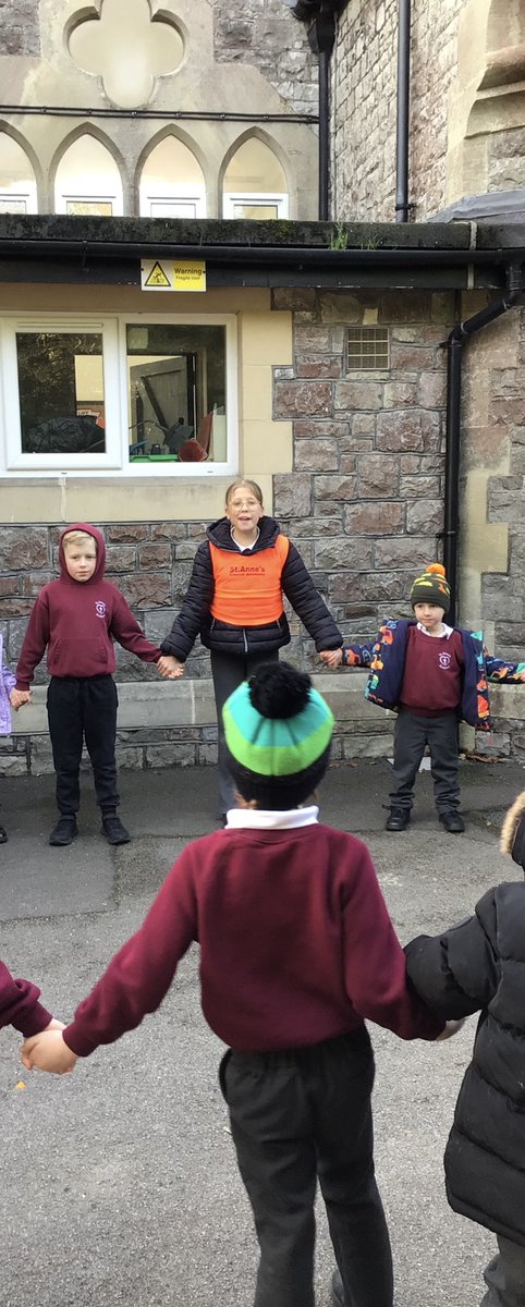 BeaumontStAnnes's tweet photo. Our Young Leaders are really enjoying facilitating play with our KS1 children. I’m very proud of the way they are developing their leadership skills and engaging the younger children. #tplt #lunchtimefun https://t.co/YmZwa7BoH4