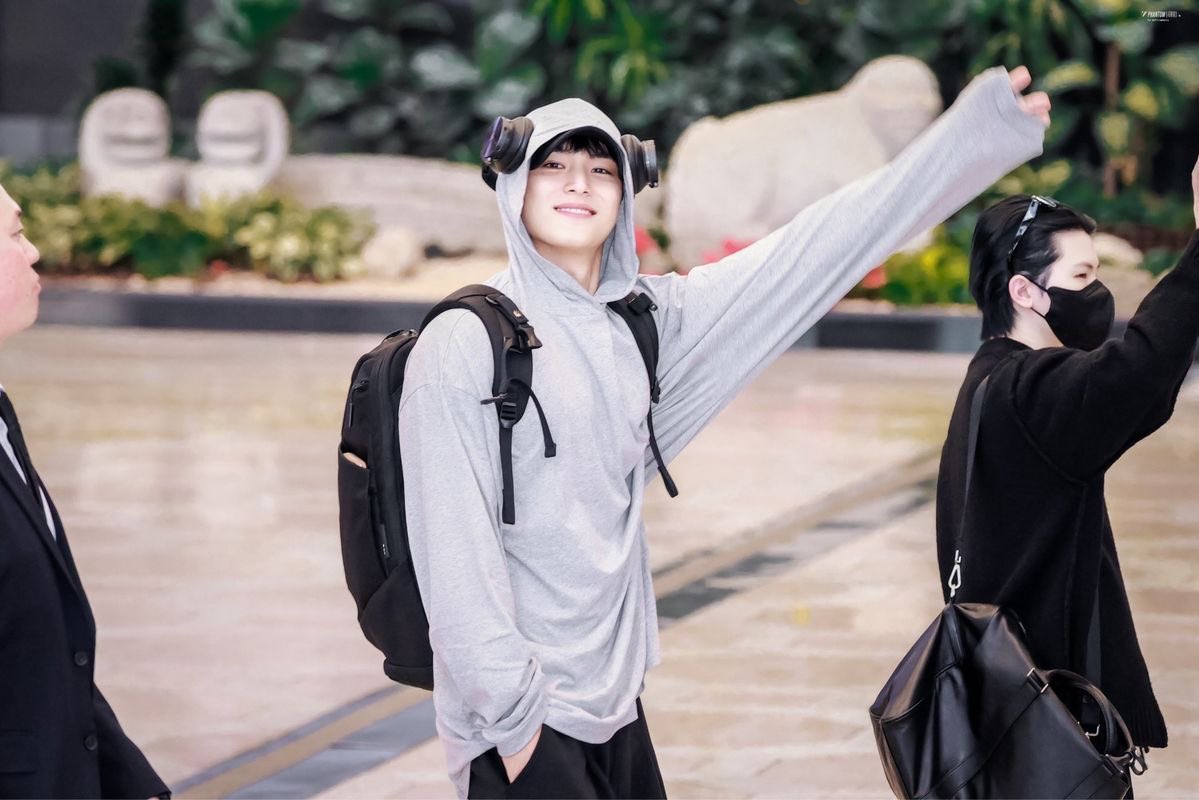 굿모닝 ☔️ 아침부터 추적추적 비가 내리네요 다들 출근길 조심하고 날씨에 영향받지않는 하루 보내자여 🫶🏻

옷 따듯하게 입고 핸드크림 자주 발라주기 🩷

아침 간단하게 챙겨먹고 하루 시작해보는거 어때요 ◡̈