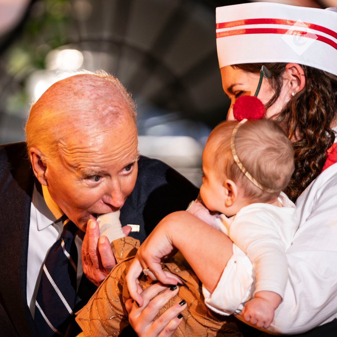 <a href="/Oremus01/">Oremus 🇺🇸🇺🇸🇺🇸🇺🇸</a> <a href="/PillarCatholic/">The Pillar</a> I saw the President put a little girls foot in his mouth and nobody said boo 🤨😵‍💫