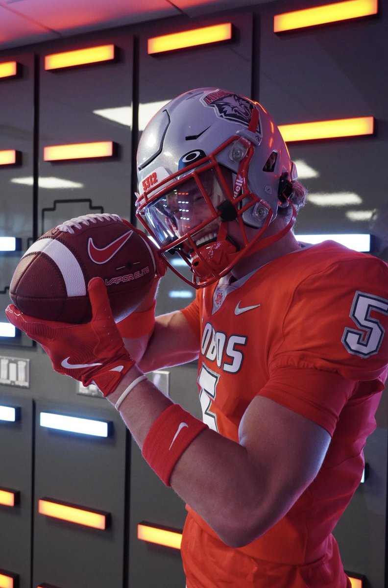 Titan Saxton tweet media