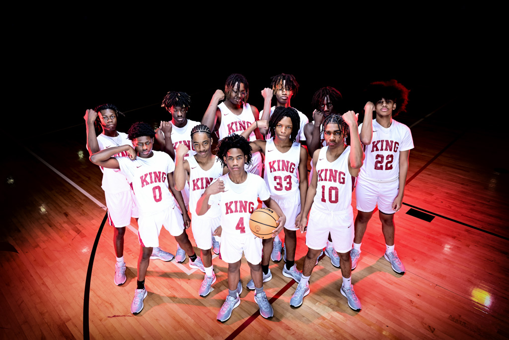 TyPhotog's tweet photo. Year #4 with Coach Harris and @MLKLionsHoops #photoshoot https://t.co/C8Zms00Dqp