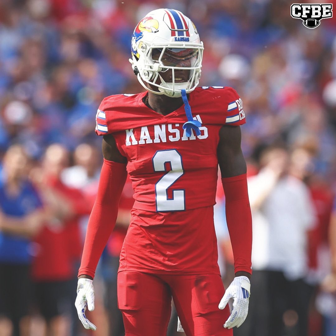 CollegeEdits's tweet image. Kansas CB Cobee Bryant (@cobeebryant2) continues to shine for the Jayhawks. 🤩
Career Stats:
🐦 126 Total Tackles
🐦 13 INTs
🐦 3 Forced Fumbles
🐦 34 Pass Deflections
Cobee Bryant was recently rated as the 54th BEST Prospect for the upcoming 2025 NFL Draft by Bleacher Report.…