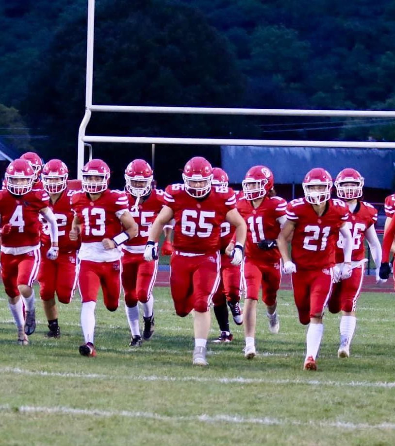 Brody43110171's tweet photo. I know I’m a couple of weeks late, but I had a good senior year. Very sad it’s over but I’m happy to take the next step into my career wherever that may be.
- Zero sacks allowed
- Many 🥞’s
- 6’0 260 Offensive Guard 
- Long snapper https://t.co/mKxnHd1m0f