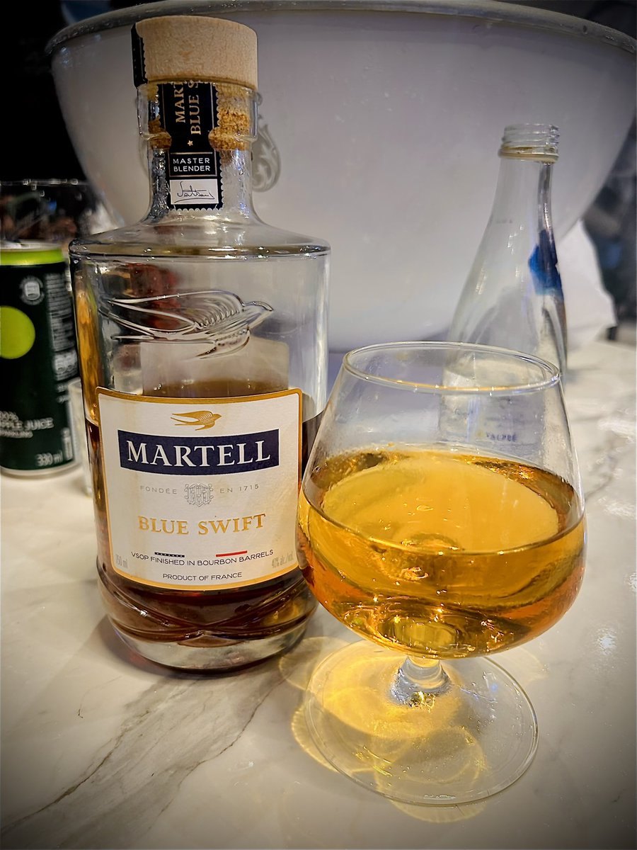 _rayandjay's tweet photo. Honestly speaking this bottle doesn’t deserve uMzambiya 
#soSmooth https://t.co/s1rA0ydEuS