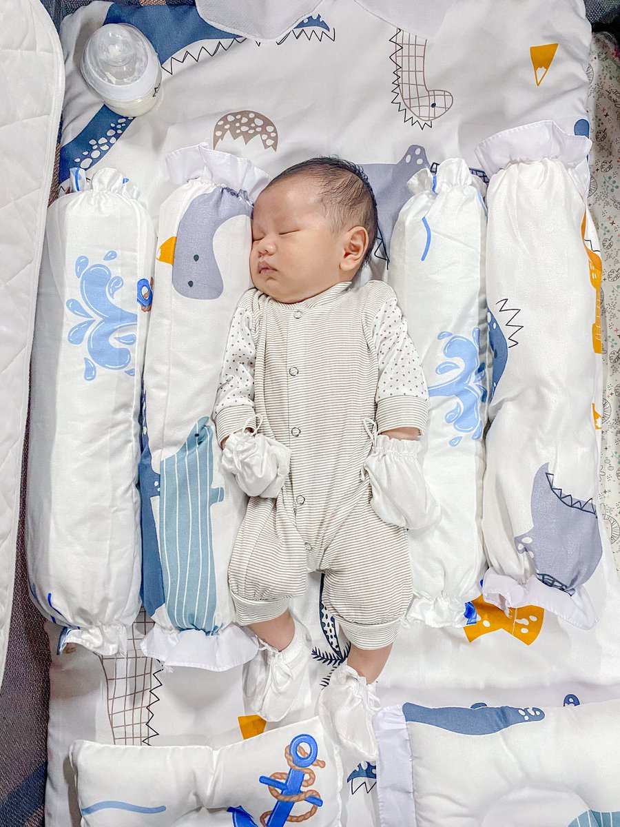BeverlyObosa's tweet photo. One month of endless love. 💙 
(one month of sleepless nights 🥱😂) https://t.co/WwfmOTd442
