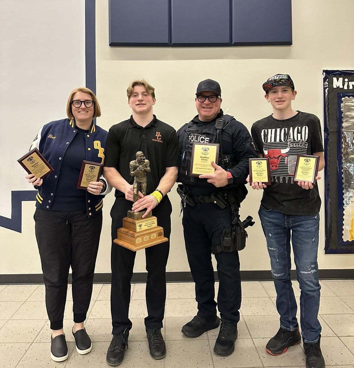 Super thankful to have received these awards last night at the OKM football banquet. 
Team MVP
Defence MVP
Special teams MVP 

Thank you to my teammates, coaches and family💙