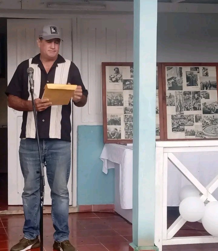 #CulturaRafaelFreyre rinde homenaje al Comandante en Jefe en el 8vo Aniversario de su desaparición física. Los agradecidos te acompañan 
#FidelViveEntreNosotros
#FidelPorSiempre