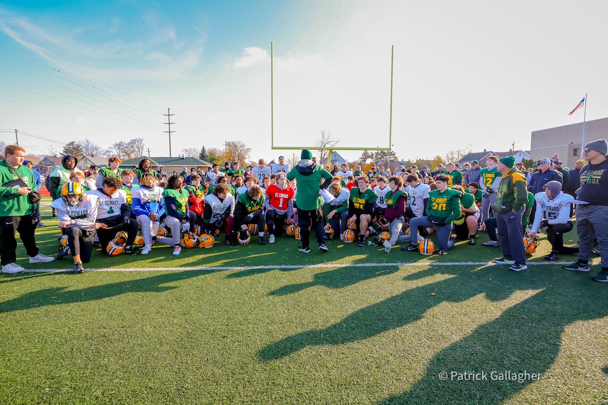 ALL ARE WELCOME! 🏈  The entire community is invited to join Eagle Football on Thanksgiving morning for practice. Swing by campus on November 28 at 9 a.m. to see the team in action before Friday’s state semifinal. Complimentary coffee, hot cocoa, and doughnuts will be served.