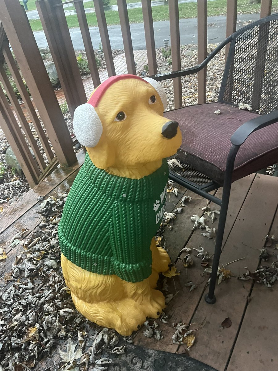 Lori Cheney (@mrsloricheney) on Twitter photo Props to the <a href="/HomeDepot/">The Home Depot</a> delivery man who left my #GoldenRetriever decoration as if he was waiting to be let into the house! ❤️🐾 Props to the <a href="/HomeDepot/">The Home Depot</a> delivery man who left my #GoldenRetriever decoration as if he was waiting to be let into the house! ❤️🐾