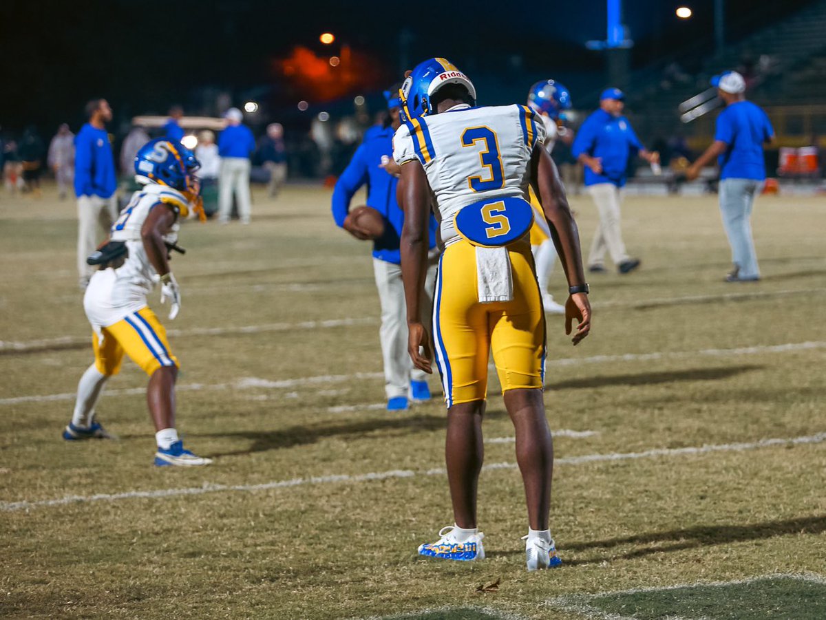 Blessed to receive first team all region!! <a href="/CoachThourogood/">Coach Thourogood</a> <a href="/ChrisS0933/">Chris S</a> <a href="/coachcscott/">Coach Scott</a> <a href="/OscarSmithFB/">Oscar Smith Football</a>