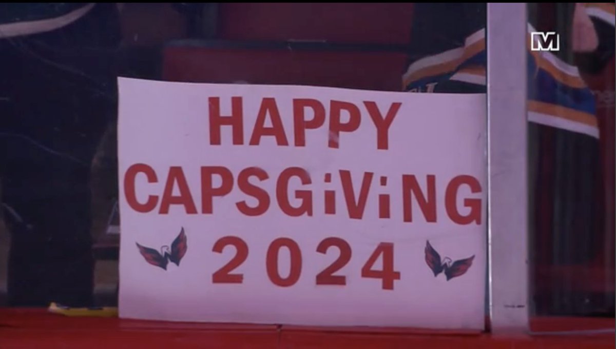 MonSportsNet's tweet photo. A Happy #Capsgiving, indeed βΌοΈ
The @Capitals fans are out in full force for #CapsCats π https://t.co/R9xfhl6QL1