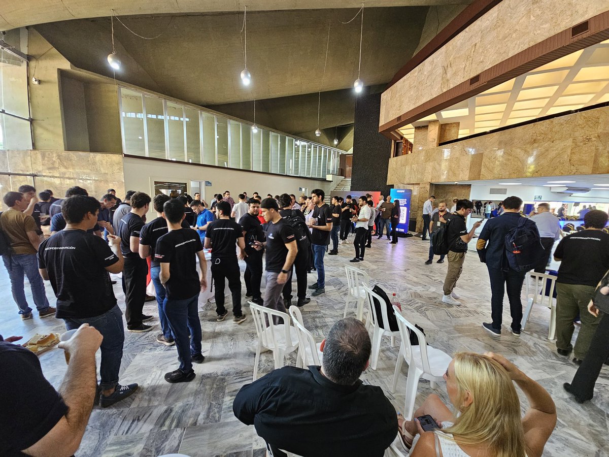 annyins's tweet photo. Latin American APEX tour! @ougpy @OracleAPEX #orclAPEX https://t.co/FDGh3bDE7B