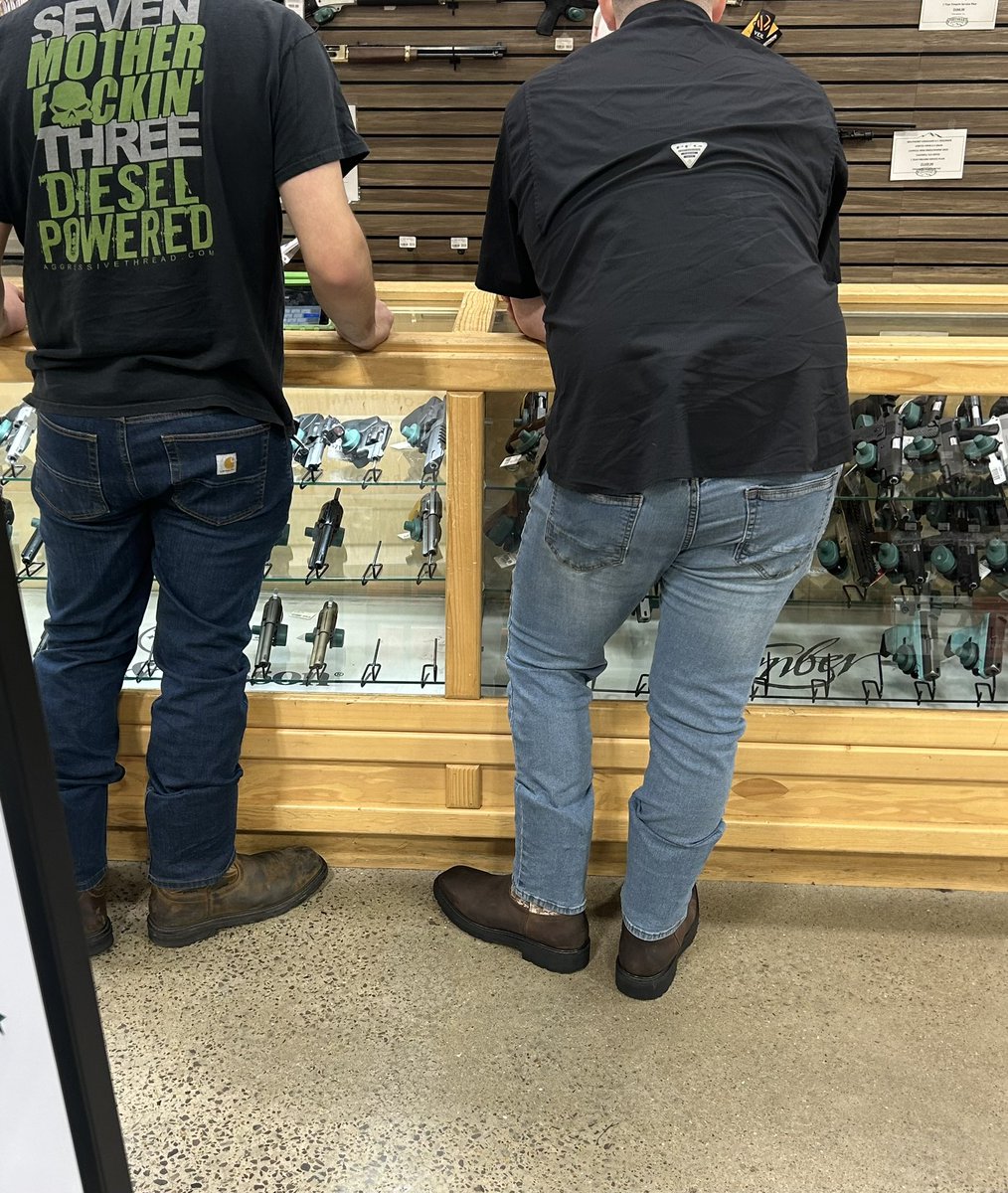 ChazzMichazl's tweet photo. “Let’s buy some boots” https://t.co/4Ee2xtEGjo