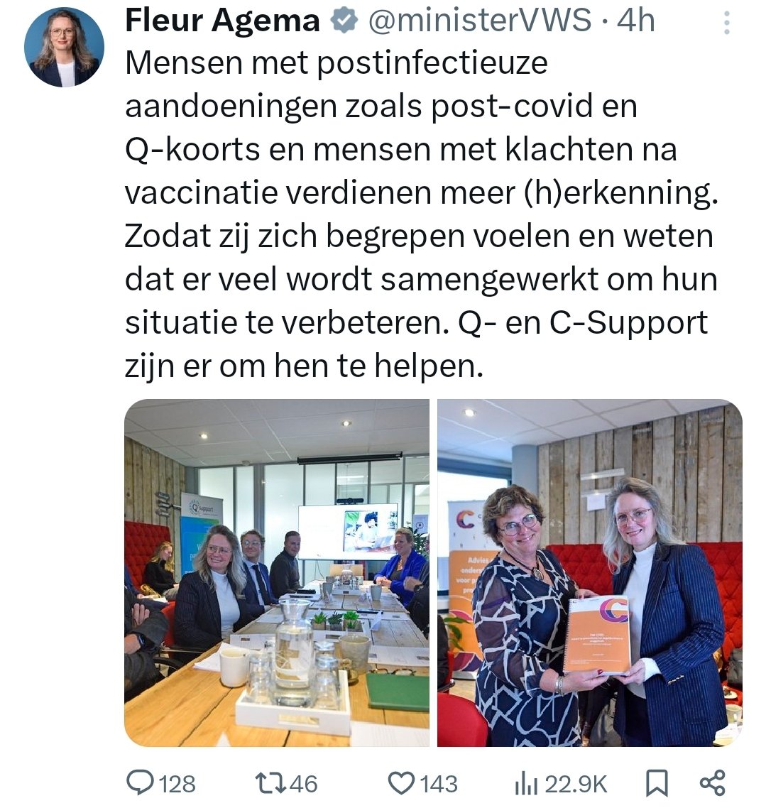 riendebock's tweet photo. Twee plaatjes

1 Agema: meer erkenning Long Covid.
2 Het rapport in haar hand: 94% patiënten ervaart geen erkenning vanuit overheid.

Patiënten zien het verschil tussen woorden en daden. We zien dat de regering geen plan heeft. Dat de Tweede Kamer geen debat over ons voert. Dat ministers enkel het minimum doen van wat Kamer en patiënten afdwingen. Dat er slechts korte termijn flarden van beleid komen. Dat er niks in het regeerakkoord staat, en er zonder onvertogen woord 50 miljoen op ons bezuinigd wordt. Dat regeringen sinds het begin wegkijken en niet eens willen weten om hoeveel patiënten het gaat of wat het de samenleving kost.

Echte erkenning betekent serieuze actie. Een echt langetermijnplan, dat recht doet aan de enorme schaal van de maatschappelijke impact. Durf het woord te gebruiken: ambitie.

"Door ons deltaplan Long Covid is over X jaar de situatie tastbaar beter. Door deze structurele investering in onderzoek en zorginnovatie. Door deze inspanningen zodat Long Covid wèl in het zorgsysteem past. Door jaarlijks deze medische, maatschappelijke, en economische data te vergaren. Door publiekscommunicatie en bijscholing en richtlijnen en verbetering van de medische opleiding. Door sociaal beleid voor school, werk, maatschappelijke ondersteuning. Door het beleid gelijk te trekken tussen Long Covid, Q-koorts, ME/cvs, Lyme. En ja, door ons gezond verstand te gebruiken op gebied van preventie."

Het kan. Het is een politieke keuze. Eén die niet eens zo duur is. Het budget valt in het niet bij de miljarden die deze ziekte onze samenleving jaarlijks kost. Kiezen voor ambitie. Het kon voor acute Covid. Het kon voor de deltawerken. Man, we konden een hele nieuwe provincie uit de zee trekken. 

Maar als er even veel mensen ziek zijn als dat er nu in die provincie wonen: 450.000 mannen, vrouwen en kinderen. Dan willen we het er liever niet over hebben? Liever kortzichtig geld besparen? Want die patiënten kunnen toch geen snelweg blokkeren, en de kosten zijn onzichtbaar verspreid over meerdere posten.

Hell no! Ik weiger te accepteren dat wij door lamlendige bestuurders buiten beeld liggen te verpieteren. Onze lichamen zijn verlamd, maar onze wil om te leven is onverminderd. Wij eisen actie, en debat! 

En als dat niet komt, worden we gedwongen om weer ten koste van onze gezondheid naar Den Haag te gaan. Om pure schaamte te brengen. Liggend vervoer, dikke koptelefoons, wankele knieën, rolstoelen, stretchers, bleke huid, rillingen. Mantelzorgers, kinderen, artsen, een eindeloze lijst namen en foto's van diegenen die te ziek zijn om te komen. Een beeld om nooit te vergeten.

Laat dat niet nodig zijn. Doe gewoon uw werk, u kunt tenminste nog werken.

@FleurAgemaPVV
@JulianBushoff @mirjambikker
@JudithTielenVVD @lientje1967
@PieterOmtzigt @wiepau @FolkertThiadens @HarmenKrul
@InesKostic @jimmydijk @eerdmans @djhvandijk @KoekkoekMarieke @IsmailelAbassi2