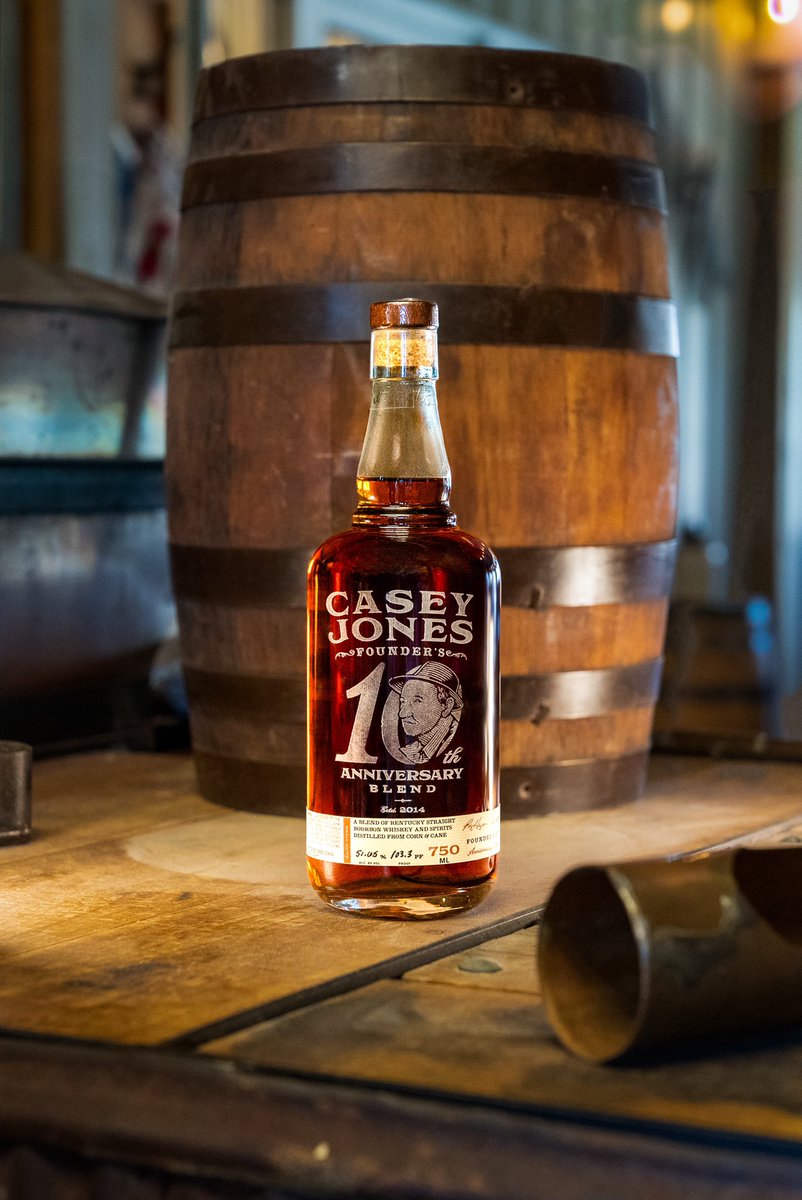 TheBourbonNews's tweet photo. Casey Jones Distillery marks a decade of American Whiskey and Moonshine production with the release of a special, limited-edition Founder’s 10th Anniversary Blend. https://t.co/iZ0N41nxMW