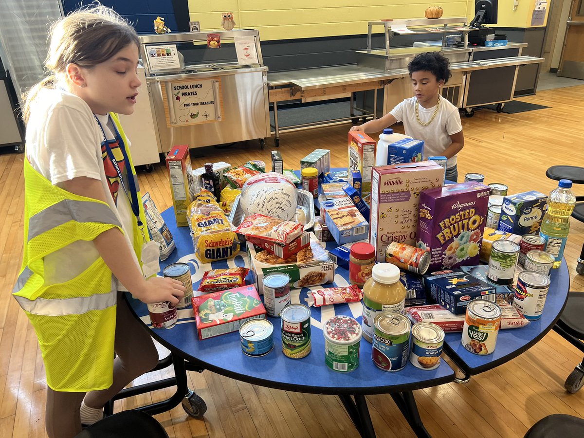 EricRKnapp's tweet photo. @BataviaJK students &amp; staff with the help of Batavia City Fire &amp; Batavia Police collected and delivered Thanksgiving meals to several families today. JK kids &amp; staff showed amazing  kindness and care for their community. Thank you @Wegmans &amp; @LawleyInsurance  for your donations! https://t.co/4zT7F0HH1y