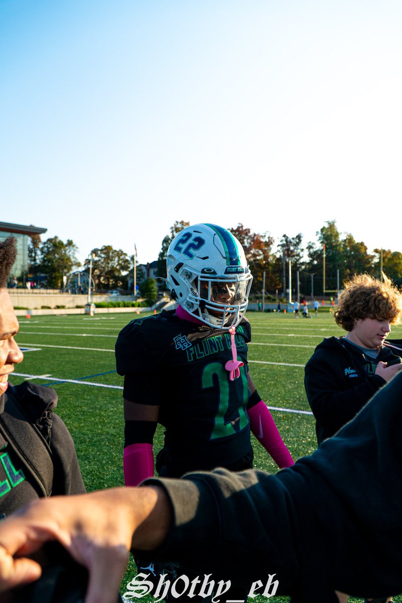 kariq_waters's tweet photo. Career stats (varsity)‼️‼️‼️

142 totals tackles
60+tfls
12.5 sacks
2 picks(1 pick six)
4 blocked field goals
1 rush 20 yards
7pbus
20+ qb pressures
2 fumble recoveries
7 pancakes

https://t.co/zleWVbD40r https://t.co/SJR1PhAPxB