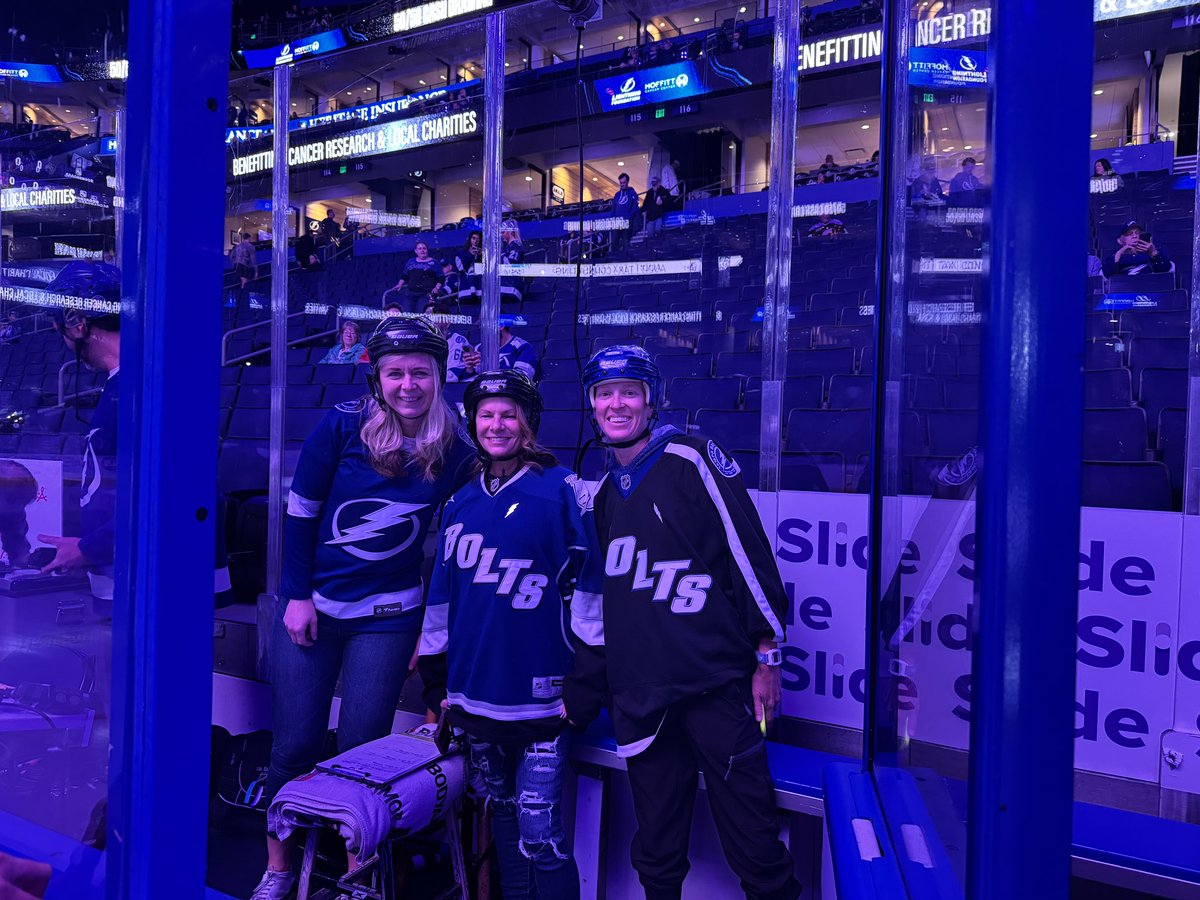 MoffittNews's tweet photo. What a start to #HockeyFightsCancer night with the @TBLightning! Tonight our patients and team members were honored for their resilience. 💜 #BoltsFightCancer https://t.co/jNfusgDGhK