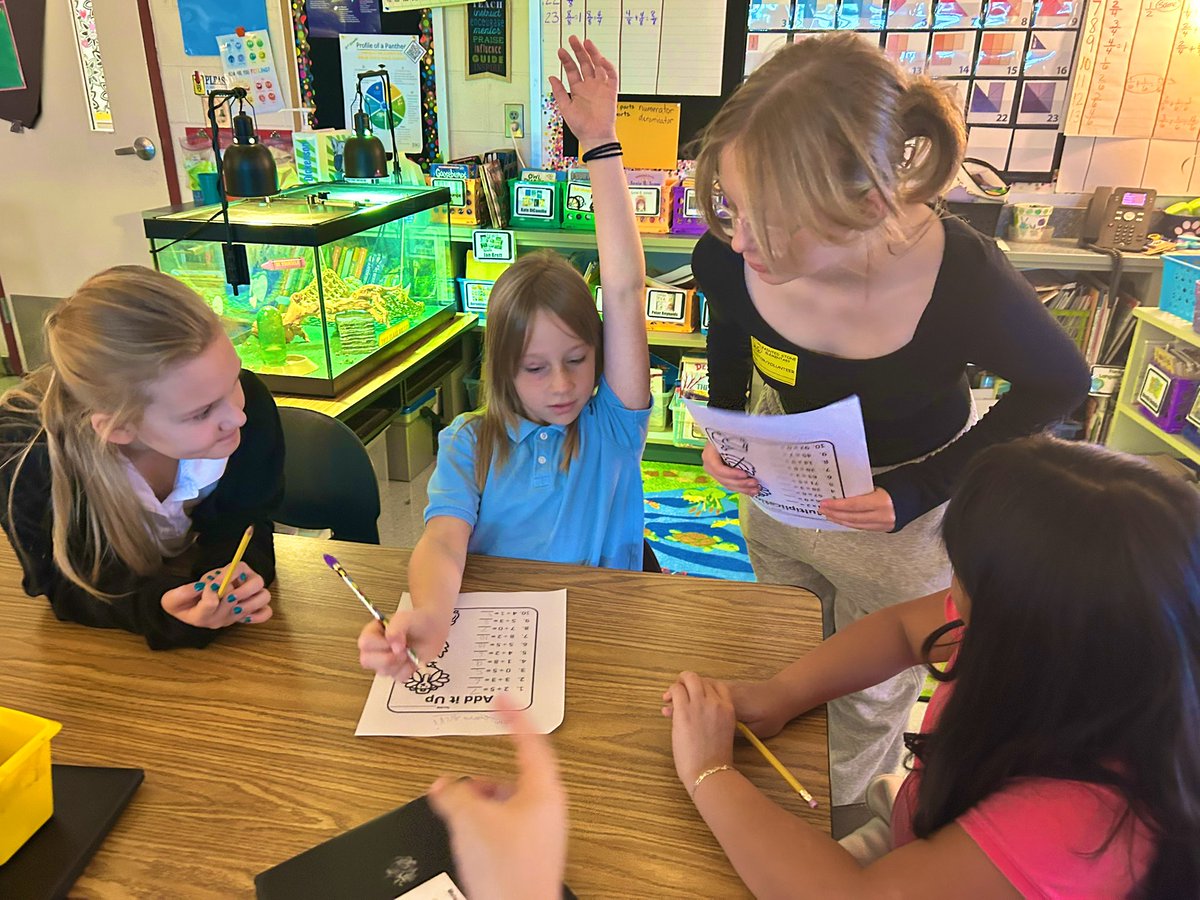 Mentoring our PSE neighbors today! Two groups of 8th graders taught lessons to elementary students. One group led a 3rd grade 🦃 escape room experience, while the other continued their horse 🐴 seminar with 5th graders.