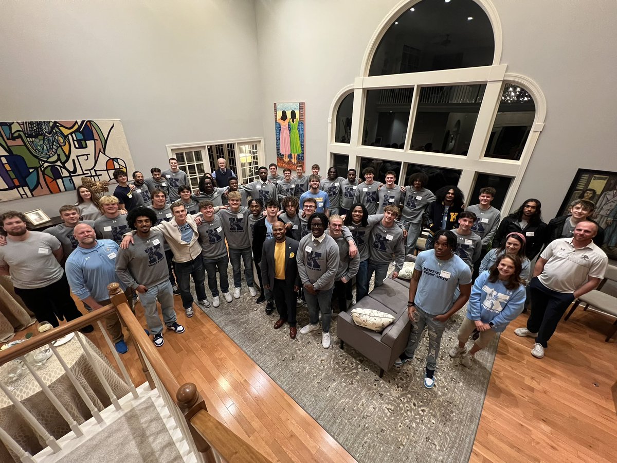 KentStAthletics's tweet image. Thank you President Diacon and First Lady Moema for hosting the men’s @KentStTrackXC team at the residence to celebrate their 2024 Indoor MAC Championship, continuing the tradition of honoring our championship teams. 

#GoFlashes⚡️