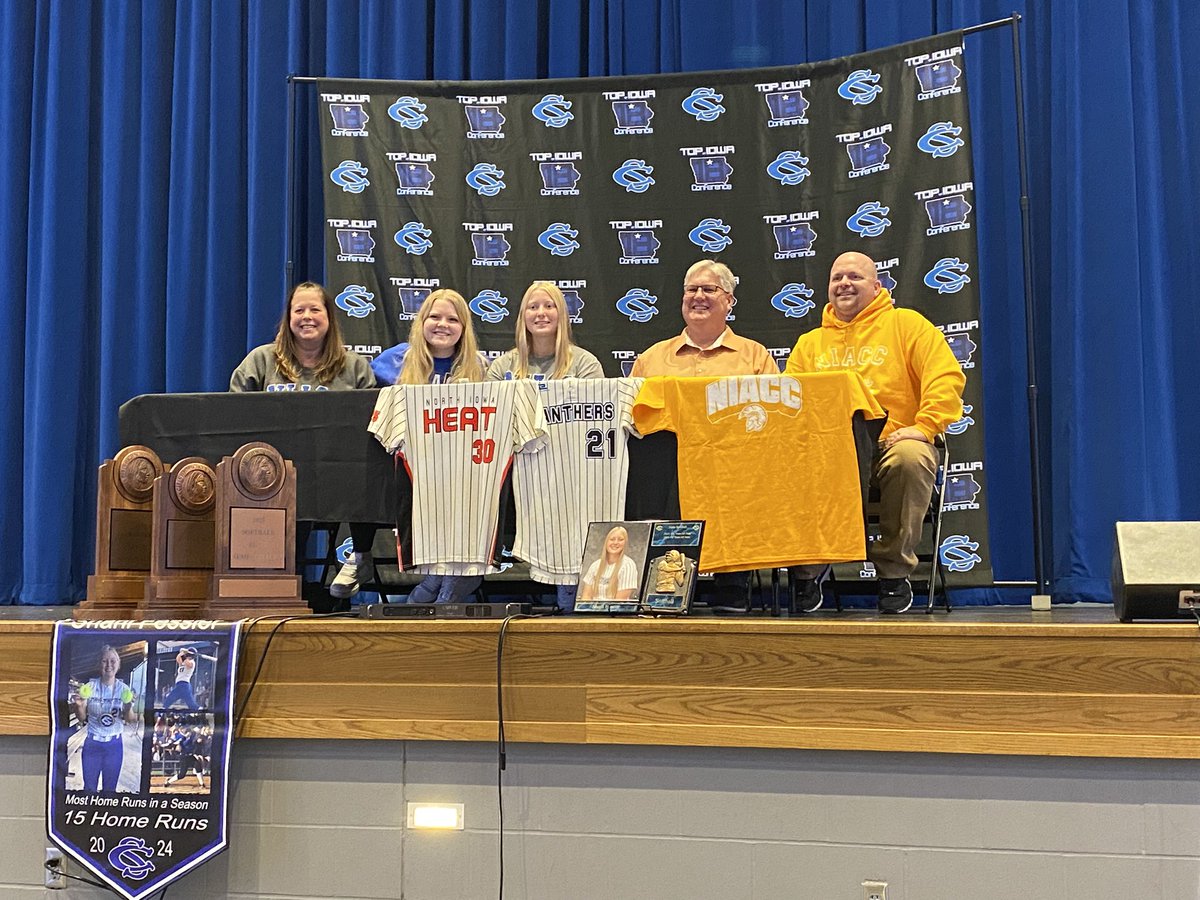 CS Softball tweet media