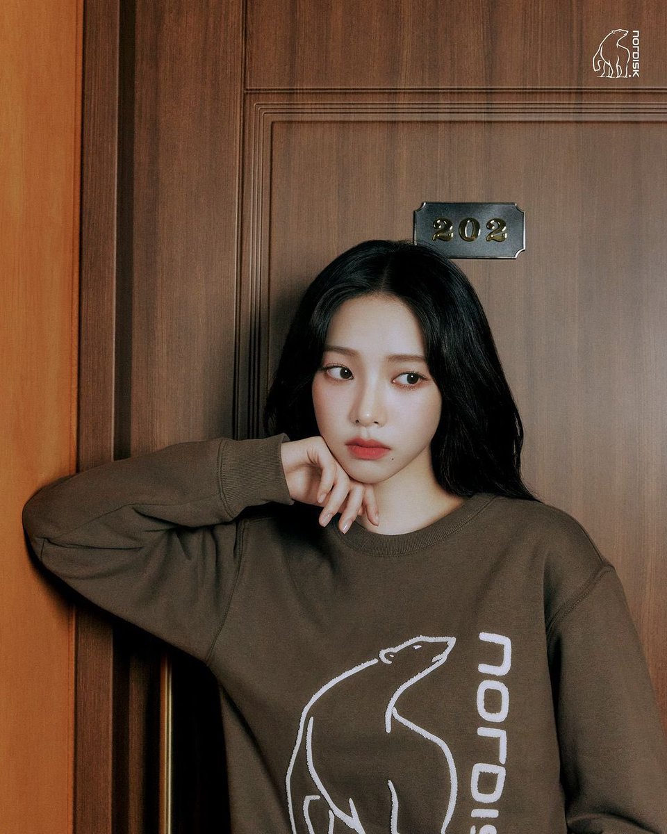 yyujmin's tweet photo. MY~ musim dingin telah kalian rasakan, bukan? Jangan lupa untuk mengenakan pakaian yang hangat! Aku mengenakan pakaian dari brand yang memiliki nama Nordisk untuk menghangatkan tubuhku, ada yang ingin sama denganku? https://t.co/gKvep6OAR1