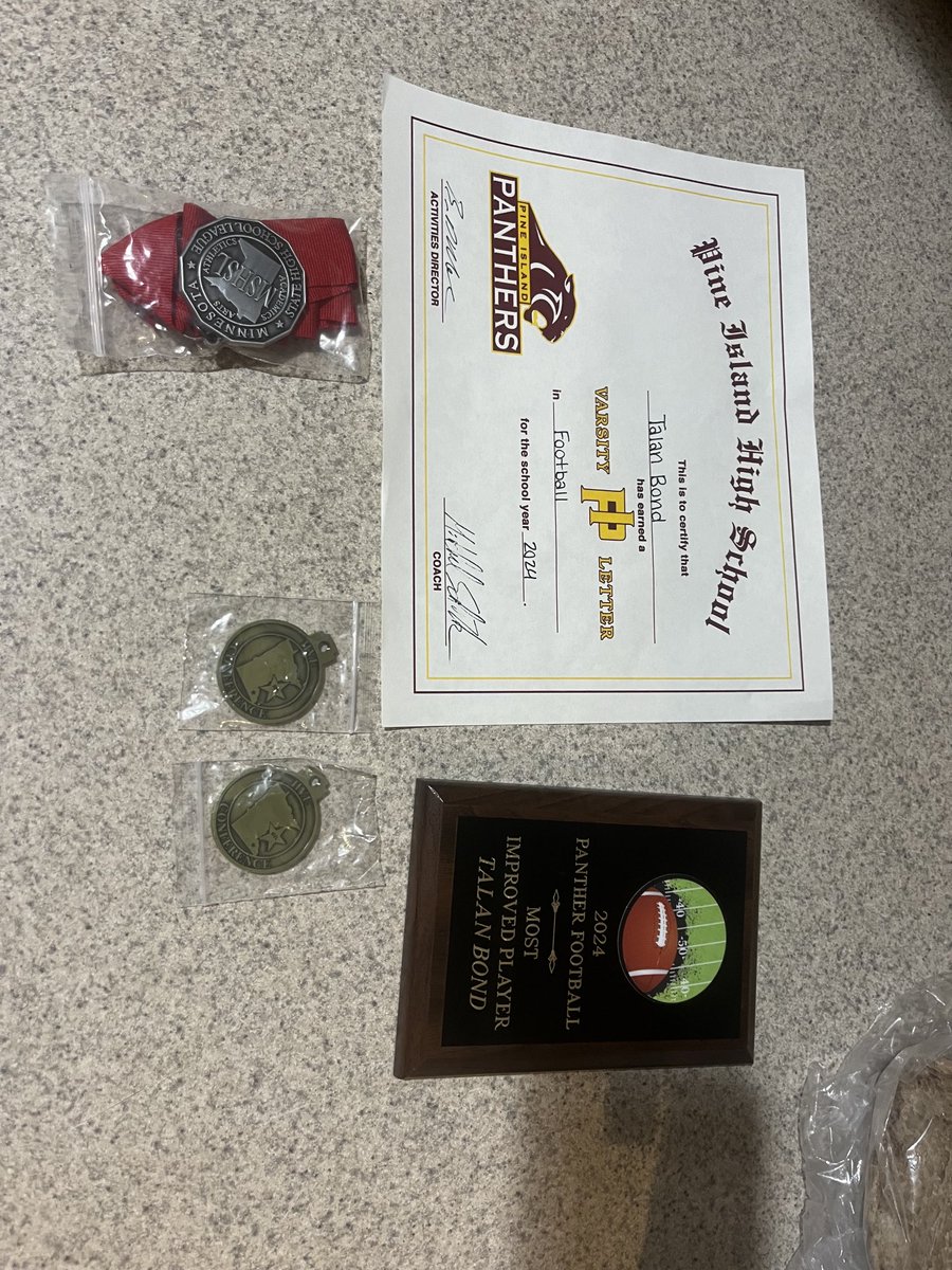 Junior year awards:
1st team all section 
1st team all district 
Letter
Most improved player of the year 
⁦<a href="/PIFootball/">PI Football</a>⁩ ⁦<a href="/OJW_Scouting/">PrepRedzone Oliver</a>⁩ ⁦<a href="/PrepRedzone/">Prep Redzone 🏈</a>⁩