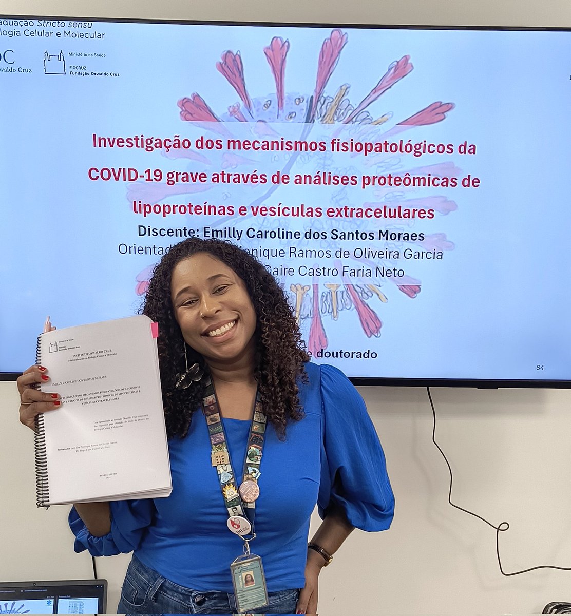 futbobagens's tweet image. Voltei pra dizer que deu tudo certo! Eu sou doutora, eu carrego comigo esse diploma! Sonhei mais alto que drones e cheguei lá 👩🏾‍🎓