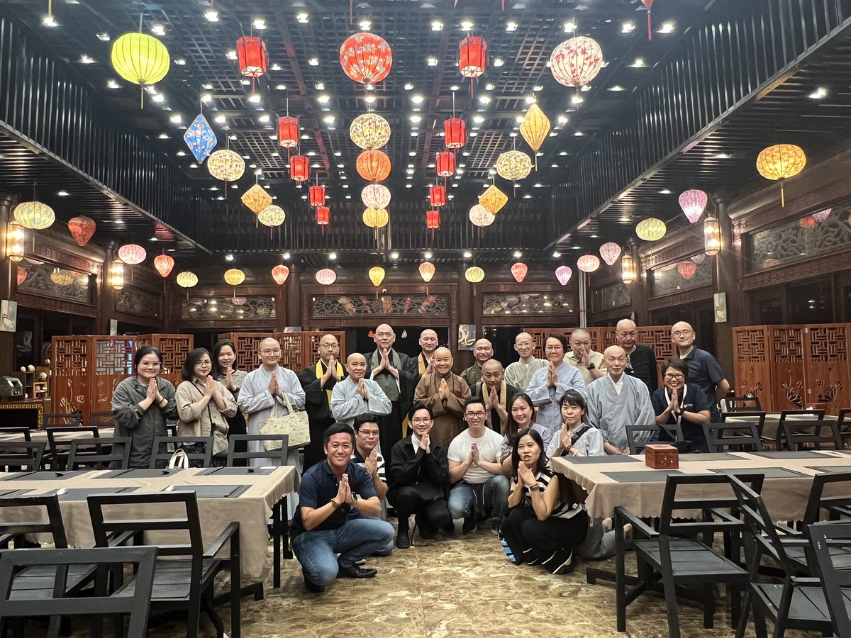 ThichTamTri's tweet photo. 本日から明日まで日本ベトナムとの両国仏教文化交流イベントを在日ベトナム仏教信者会はタムチュック寺と連携して日本仏教諸僧侶を招待し開催いたします。初の試みであり実現でき大変嬉しいです。両国仏教の交流を通し友好関係が発展し多くの方々に幸福や御利益をもたらすことを願っております。 https://t.co/uNgb3825xt